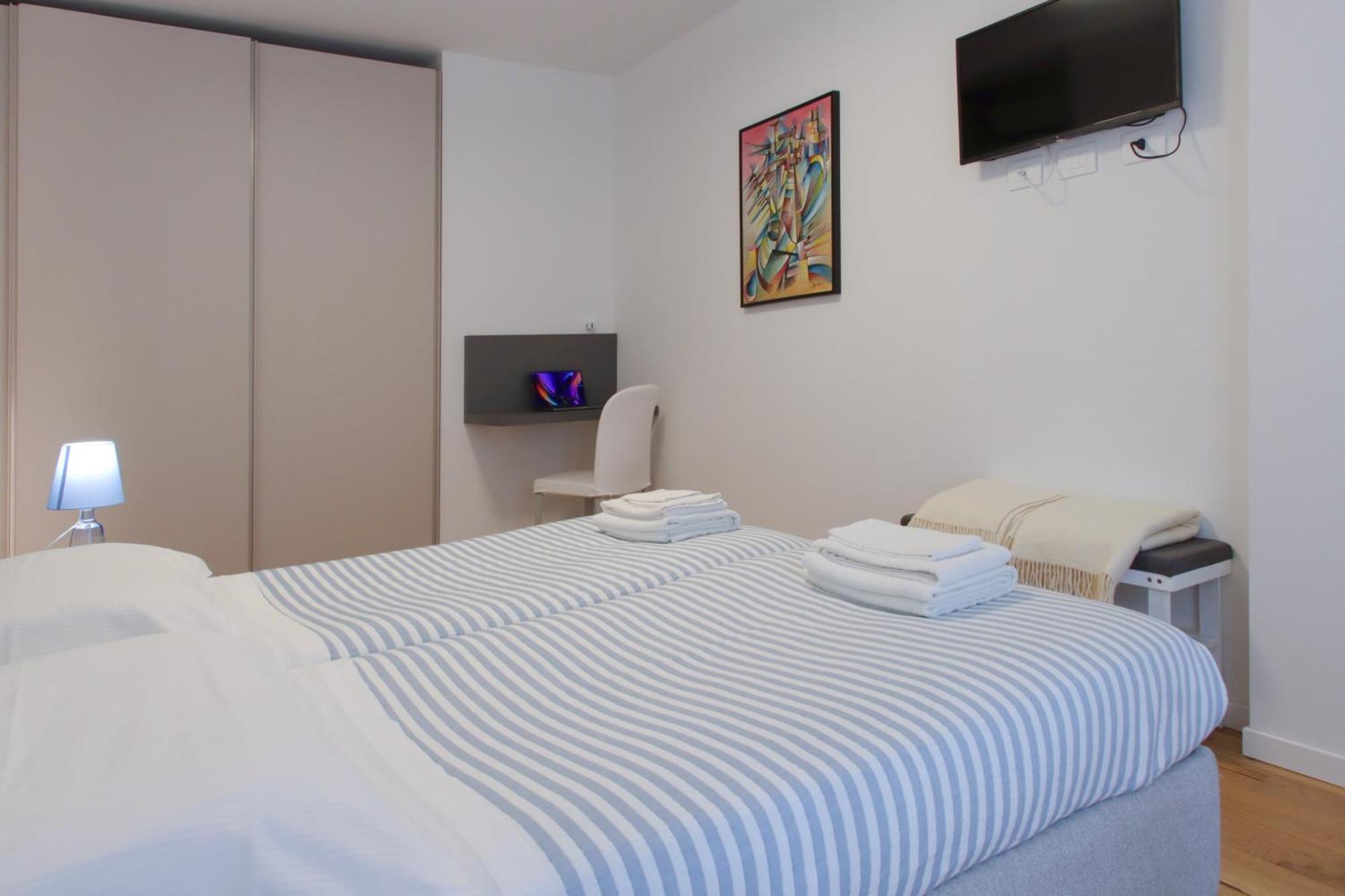 Casa Ardo Wifi & Free Parking In Lecco Center Exterior foto