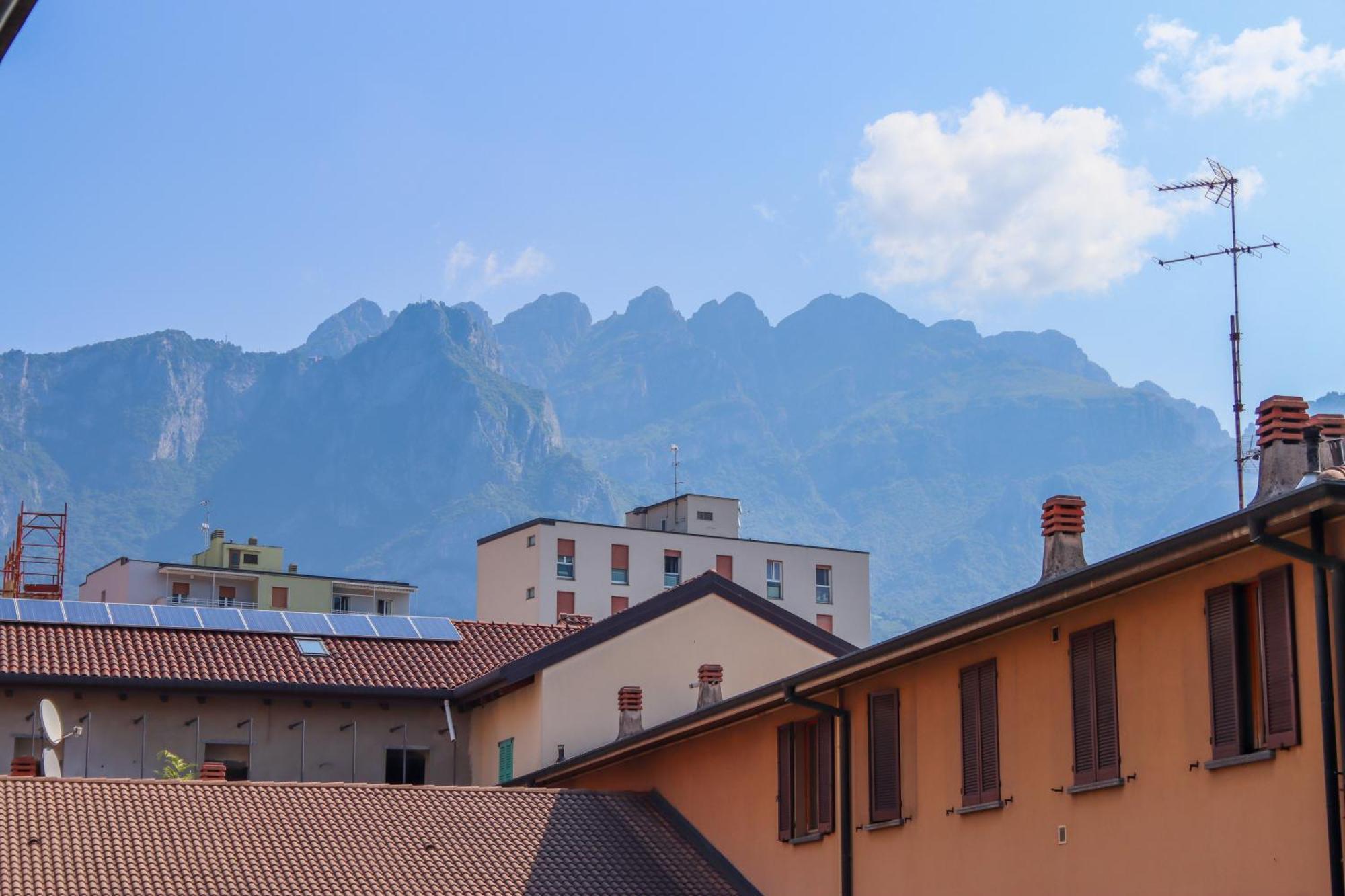 Casa Ardo Wifi & Free Parking In Lecco Center Exterior foto