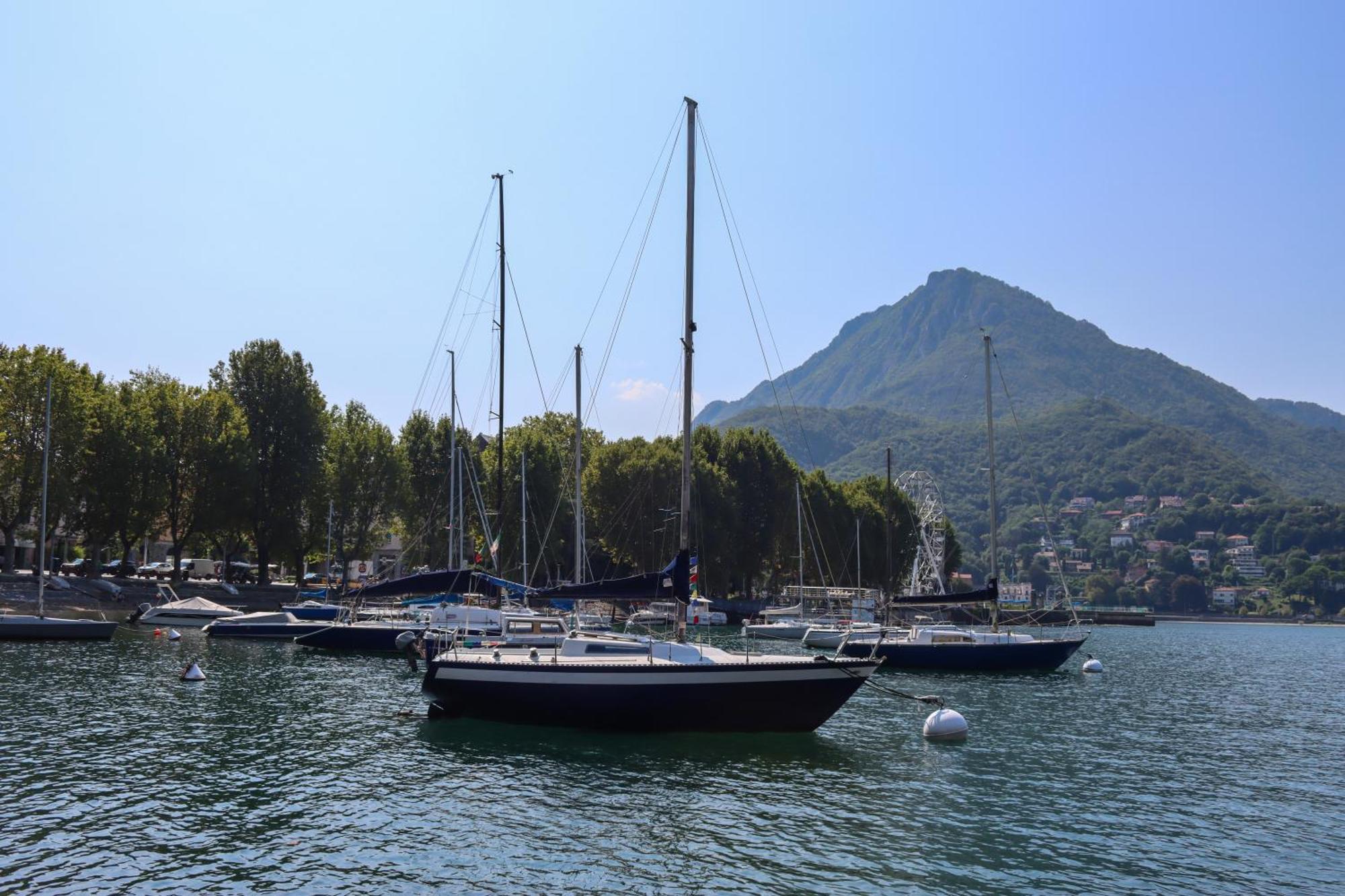 Casa Ardo Wifi & Free Parking In Lecco Center Exterior foto