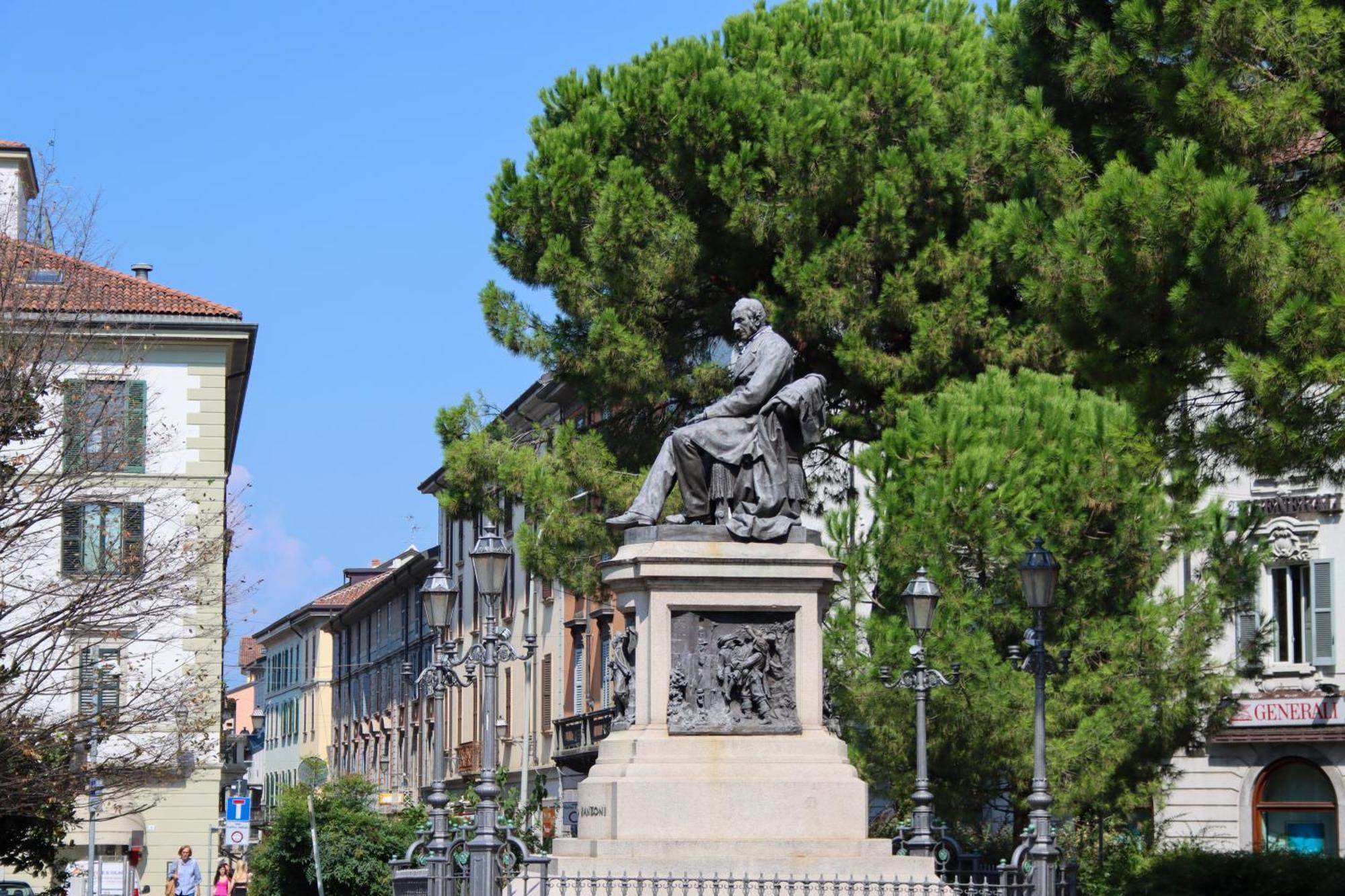 Casa Ardo Wifi & Free Parking In Lecco Center Exterior foto