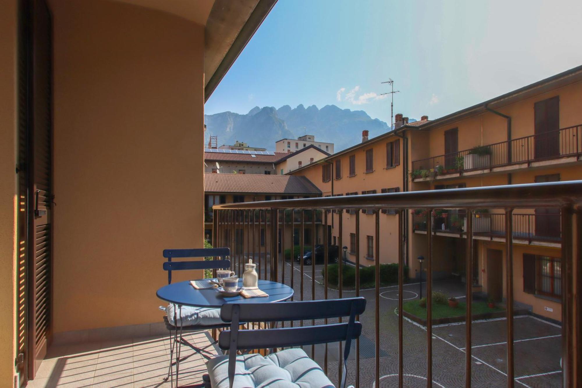 Casa Ardo Wifi & Free Parking In Lecco Center Exterior foto